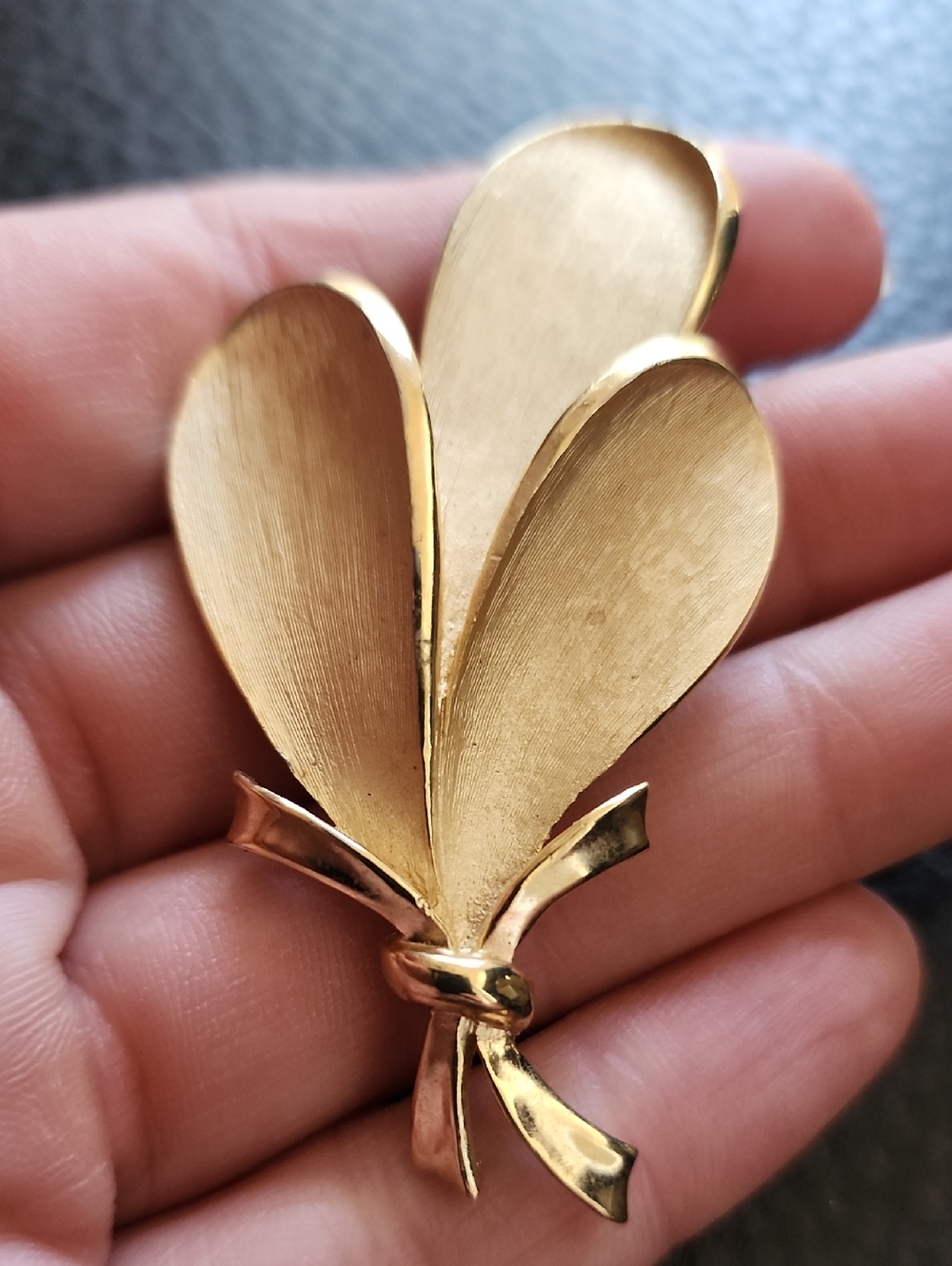 VTG Trifari Gold Leaf-Style Women's Brooch